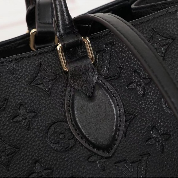 🧚🏻‍♀️Louis Vuitton 🧚🏻‍♀️Onthego MM Monogram - Picture 5 of 9